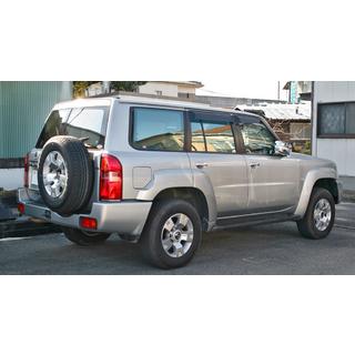 Sada bodykitu Safari Nissan Patrol Y61 1997–2011 fotografie 2