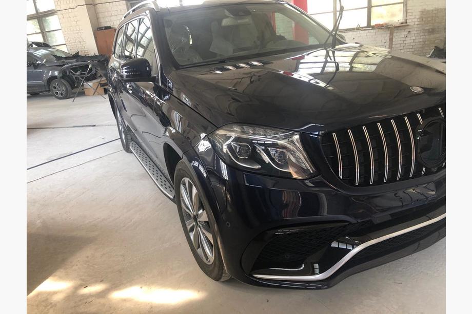 Mercedes GL/GLS třída X166 2012–2019 Sada bodykitu s kompletním nárazníkem AMG V1 (GLS63) Fotografie 6