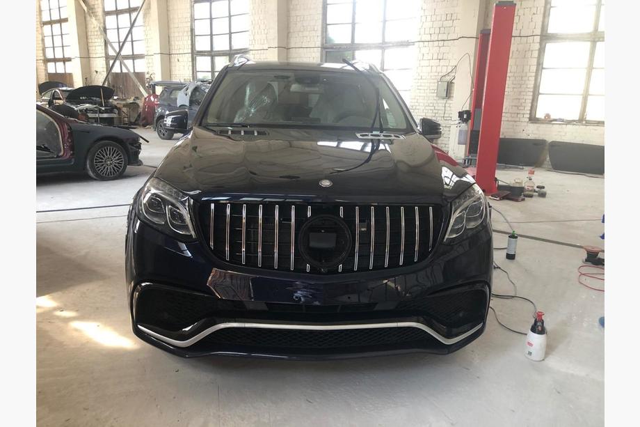 Mercedes GL/GLS třída X166 2012–2019 Sada bodykitu s kompletním nárazníkem AMG V1 (GLS63) Fotografie 7