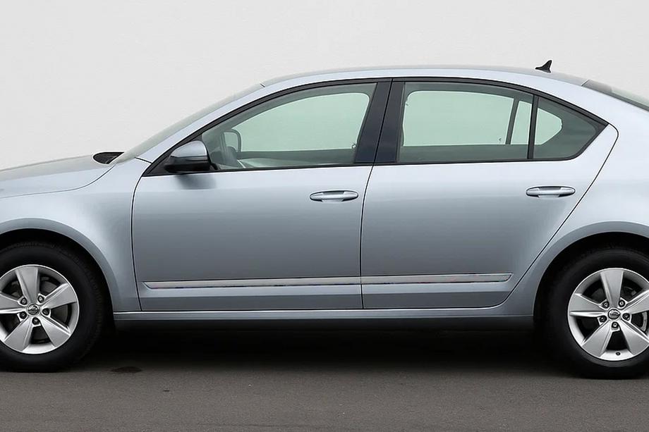 Skoda Octavia III A7 2013–2019 Dveřní lišty (SD/SW, nerez) Image