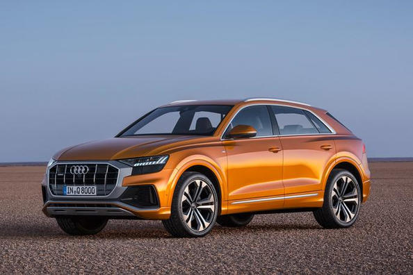 Recenze nového prémiového crossoveru Audi Q8