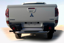 Mitsubishi L200 2006–2015 Zadní ochranný rám AK007 (nerez) fotografie 1