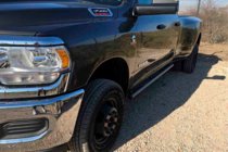 Dodge RAM (DT) 2018– Standardní boční trubky (2 ks, nerez) fotografie 4