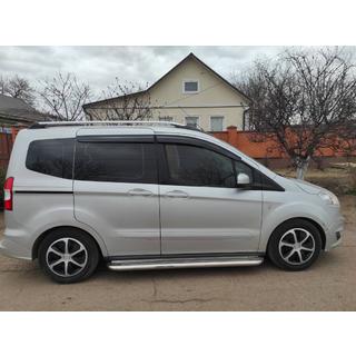 Boční nášlapy Premium (2 ks, nerez) Ford Courier 2014–2023 fotografie 3