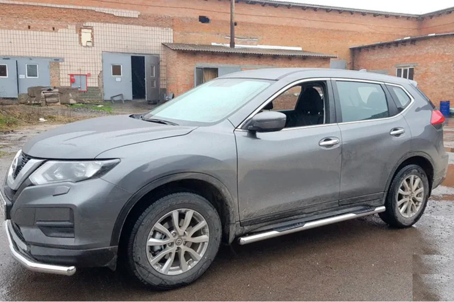 Nissan X-trail T32/Rogue 2014–2021 Boční trubky (2 ks, nerez) Fotografie 2