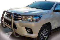 Toyota Hilux 2015– Přední ochranný rám QT007 (nerez) fotografie 1