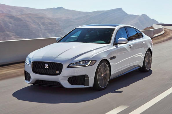 Recenze sedanu Jaguar XF druhé generace Fotografie 1
