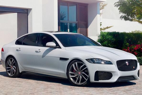 Recenze sedanu Jaguar XF druhé generace Fotografie 5