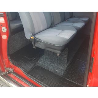 Zadní gumové koberečky do interiéru (2 ks, Polytep) Opel Vivaro 2001–2015 fotografie 2