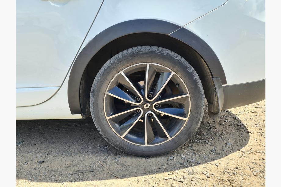 Renault Megane III 2009–2016 Lemy blatníků (8 ks, černé) Fotografie 7