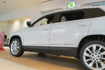 Skoda Karoq 2018– Lišty dveří (nerez) fotografie 1