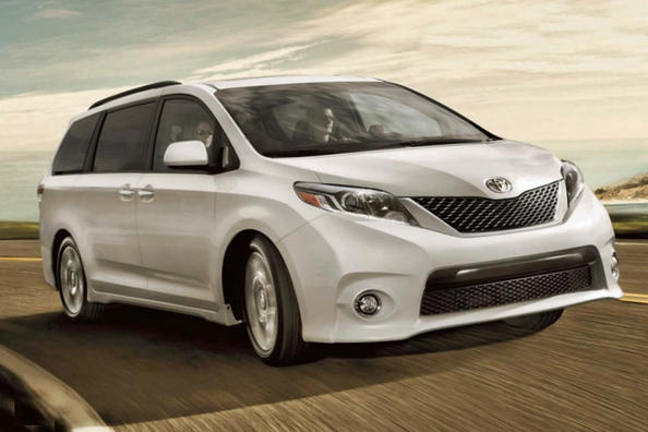 Recenze minivanu Toyota Sienna Fotografie 2