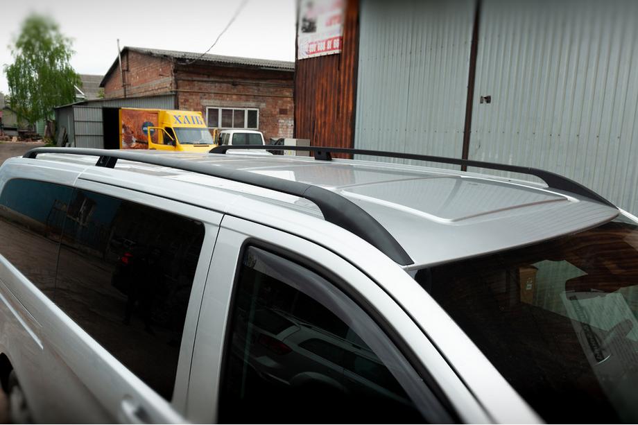 Mercedes Vito/V-class W447 2014– Střešní ližiny černé CAN Originální design (kovové patky) Střední rozvor (LONG) Image