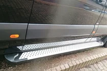 Volkswagen Crafter 2006–2016 Boční nášlapy Allmond Grey (2 ks, hliník) fotografie 1
