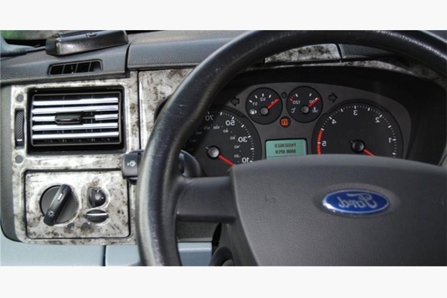 Ford Transit 2000–2014 Kryty palubní desky (2006↗) Titan Fotografie 12