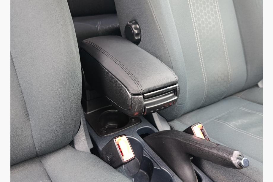 Ford Fiesta 2008–2017 Loketní opěrka Image