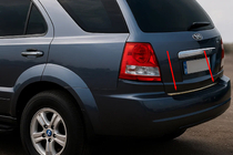 Kia Sorento I BL 2002–2009 Nerezová lišta na hranu víka kufru fotografie 1
