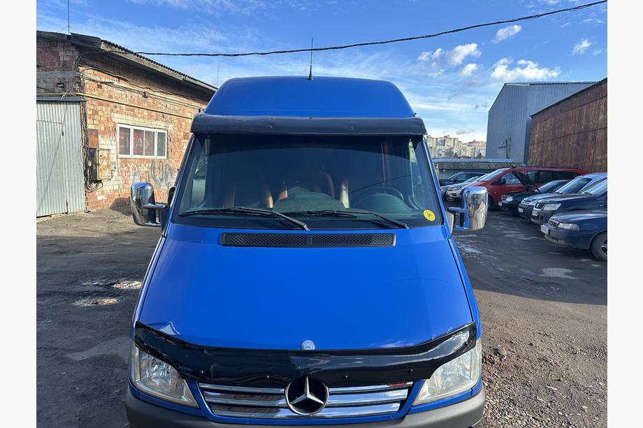 Mercedes Sprinter W901/902/903/904/905 1995–2006 Sluneční kšilt na čelní sklo (černý lesk, 5 mm) Fotografie 8