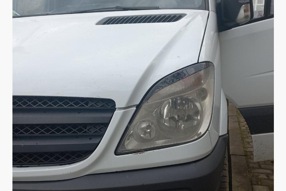 Mercedes Sprinter W906 2006–2018 Rovná mračítka na světlomety (černá, ABS, 2006-2013) černý lesk Fotografie 3