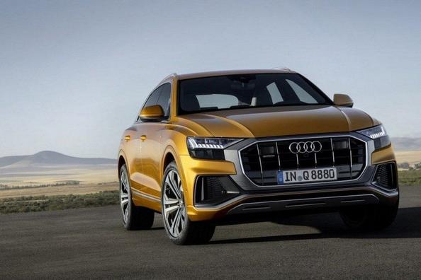 Recenze prémiového crossoveru Audi Q8