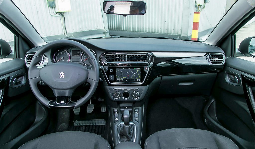 Recenze modernizovaného sedanu Peugeot 301