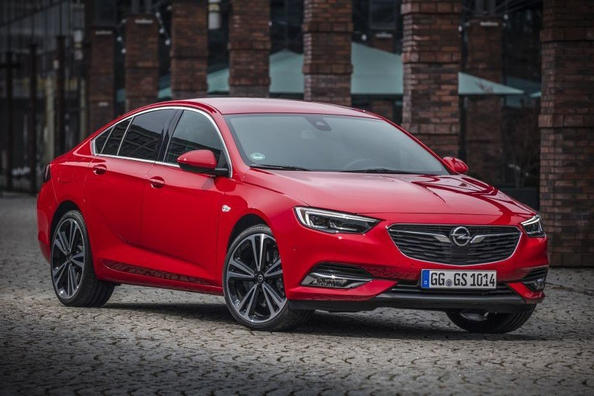Recenze liftbacku Opel Insignia