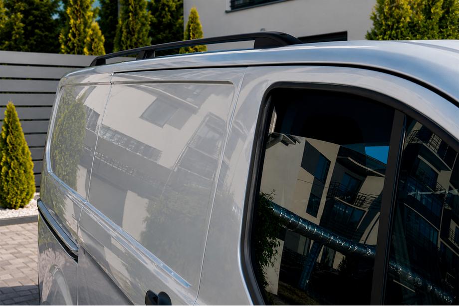 Ford Custom 2013–2022 Střešní ližiny Skyport (2 ks, černé) Dlouhý rozvor Image