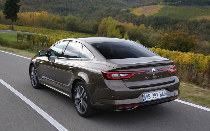 Test sedanu Renault Talisman