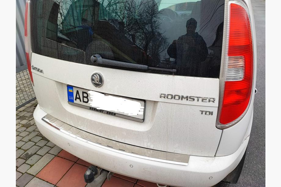 Skoda Roomster 2006–2015 Nerezová ochranná lišta na zadní nárazník Lesk Image