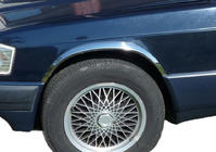 Mercedes W201 (190) 1982–1993 Lemy blatníků 1988-1993 (4 ks, nerez) fotografie 4