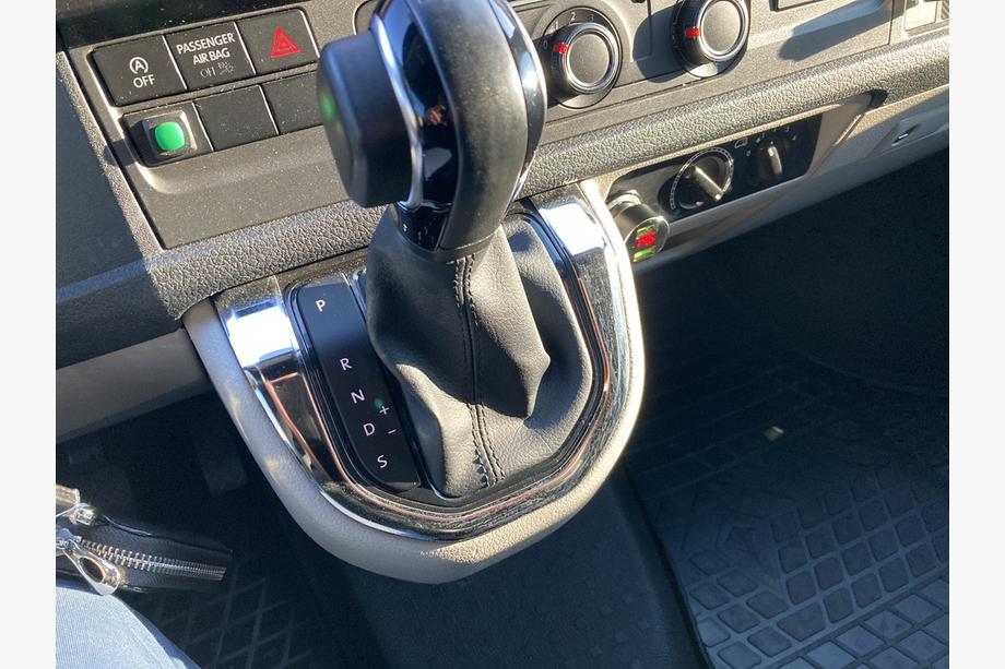 Volkswagen T6 2015–2024 Obroučka rukojeti řadicí páky (nerez) Image