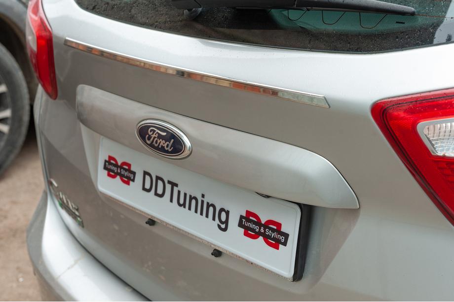 Ford C-Max/Grand C-Max 2010–2019 Nerezová lišta nad SPZ OmsaLine Image