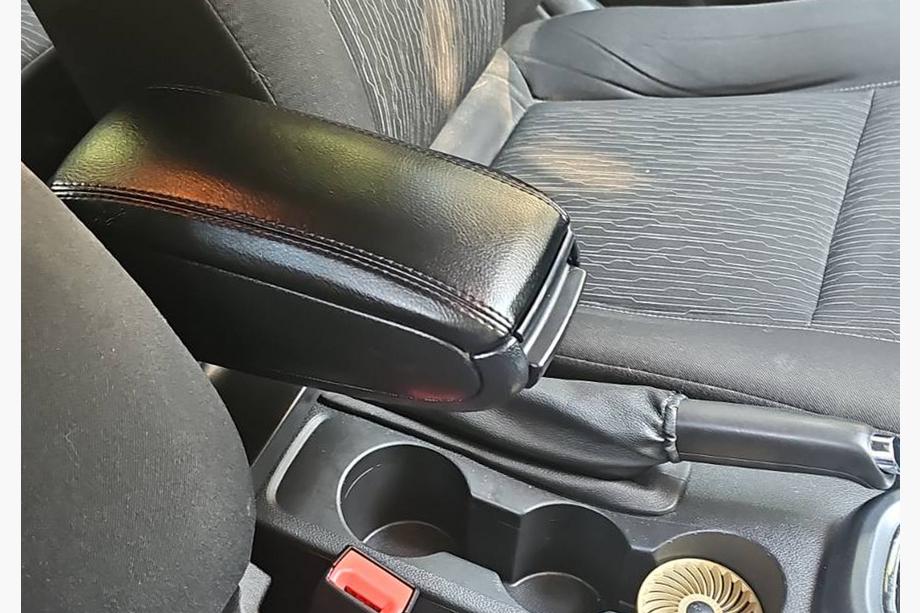 Opel Astra J 2009–2015 Loketní opěrka (do držáku nápojů) Fotografie 1