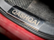 Nissan Qashqai 2010–2014 Nerezové kryty plastových prahů (4 ks) fotografie 3