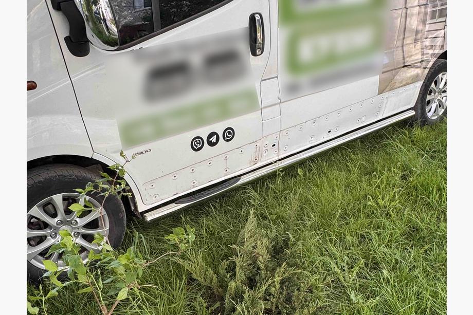 Nissan NV300/Primastar 2016– Boční nášlapy – nerezové trubky (2 ks) 60 mm, krátký rozvor Fotografie 6