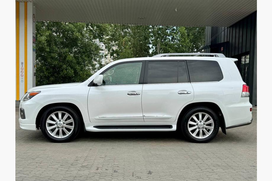Lexus LX570/450d 2008–2022 Restylingový body kit 2008-2012 na 2012-2016 F-Sport Fotografie 22