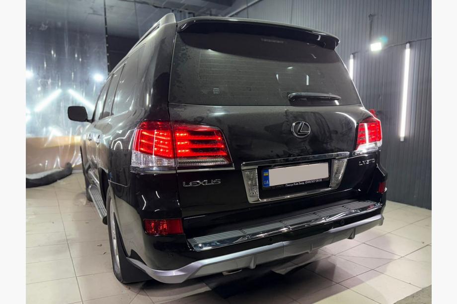 Lexus LX570/450d 2008–2022 Restylingový body kit 2008-2012 na 2012-2016 F-Sport Fotografie 27
