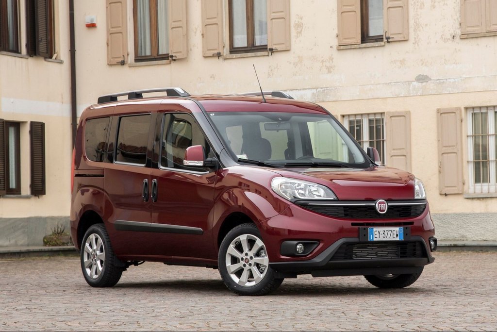 Recenze pětimístného užitkového kompaktvanu Fiat Doblo