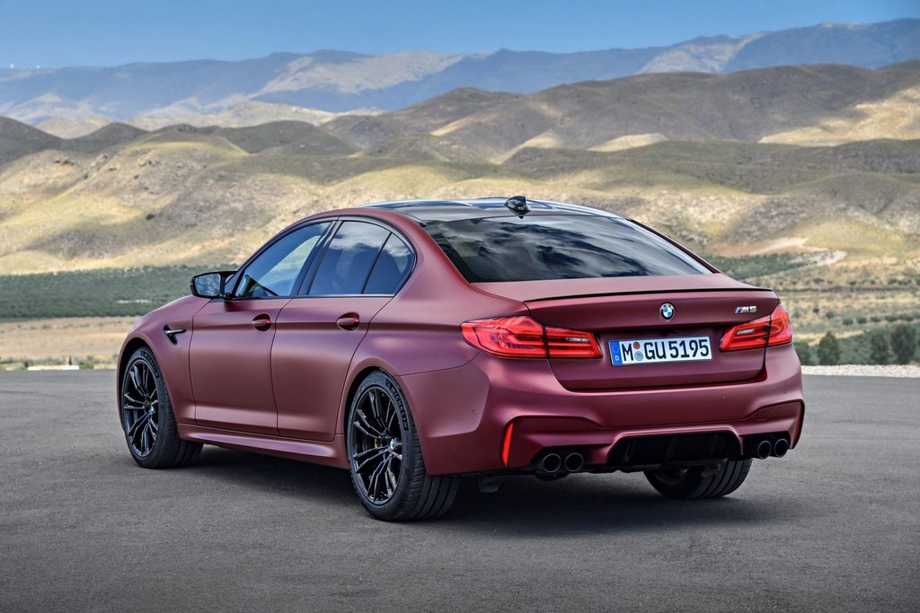 Sportovní sedan BMW M5 šesté generace
