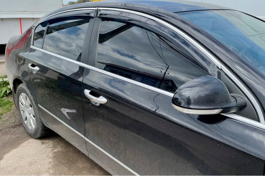 Volkswagen Passat B7 2012–2015 Okenní deflektory s chromovanou lištou SD (4 ks, EU, HIC) Image