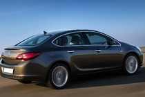 Opel Astra J 2009–2015 Kompletní chromové lišty kolem oken (Sedan, 12 ks, nerez) fotografie 1