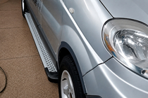 Opel Vivaro 2001–2015 Boční nášlapy Allmond Grey (2 ks, hliník) fotografie 1