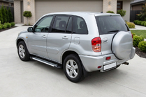 Toyota Rav 4 2001–2005 Boční nášlapy Line (2 ks, hliník) fotografie 1