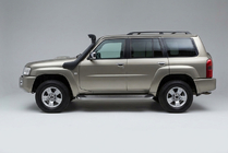 Nissan Patrol Y61 1997–2011 Boční prahy Maydos V2 (2 ks, hliník ↗ nerez) fotografie 1