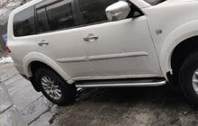 Mitsubishi Pajero Sport 2008–2015 Boční prahy Maydos V2 (2 ks, hliník ↗ nerez) fotografie 3
