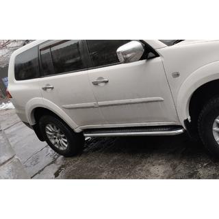 Boční prahy Maydos V2 (2 ks, hliník ↗ nerez) Mitsubishi Pajero Sport 2008–2015 fotografie 3