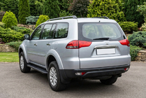 Mitsubishi Pajero Sport 2008–2015 Boční prahy Bosphorus Black (2 ks, hliník) fotografie 1