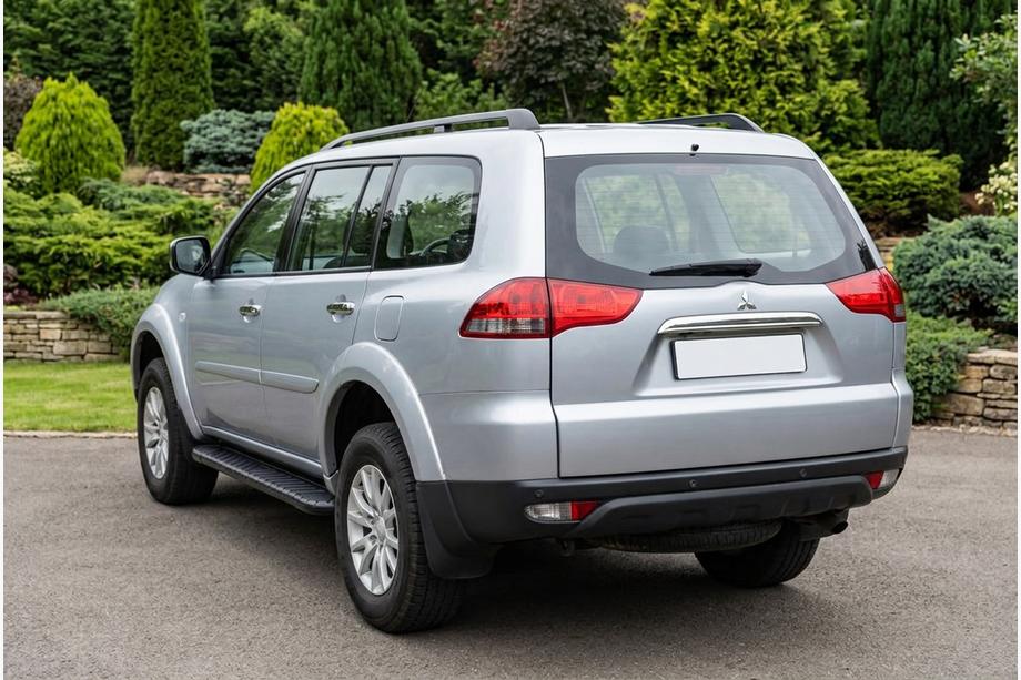 Mitsubishi Pajero Sport 2008–2015 Boční prahy Bosphorus Black (2 ks, hliník) Image