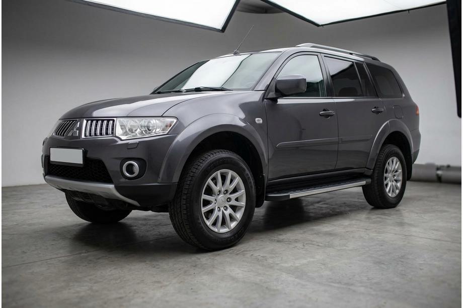 Mitsubishi Pajero Sport 2008–2015 Boční nášlapy Duru (2 ks, hliník) Image