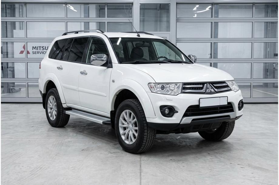 Mitsubishi Pajero Sport 2008–2015 Boční nášlapy Maya V2 (2 ks, hliník) Fotografie 1